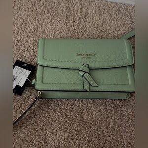 Knott Flap Chain Crossbody